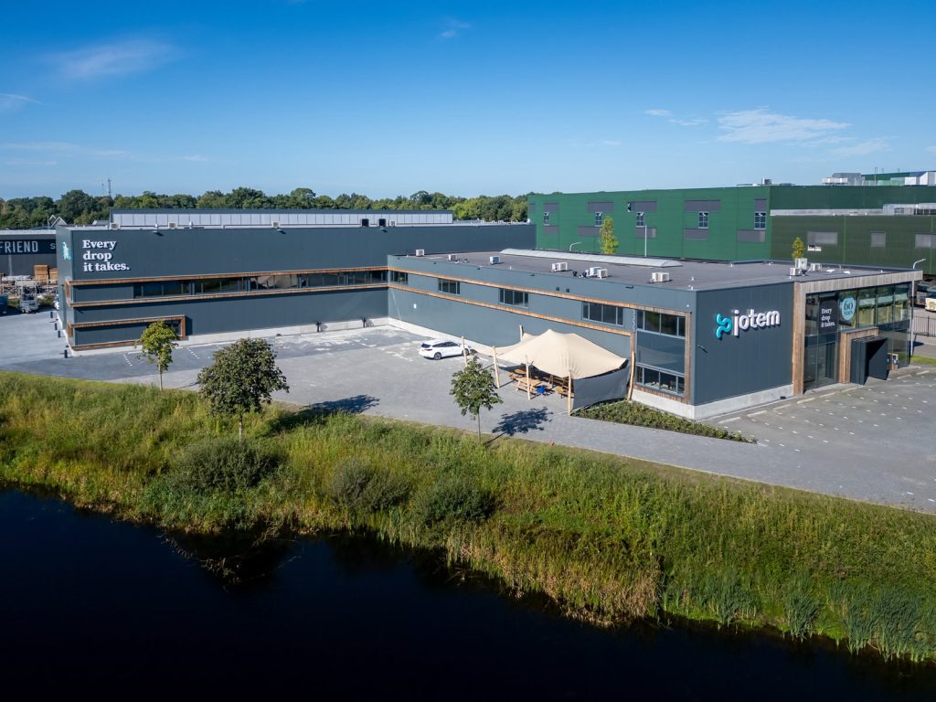 Webbink Bouwgroep realiseerde de hele verbouwing en uitbreiding van het bedrijfspand van Jotem Water Solutions.